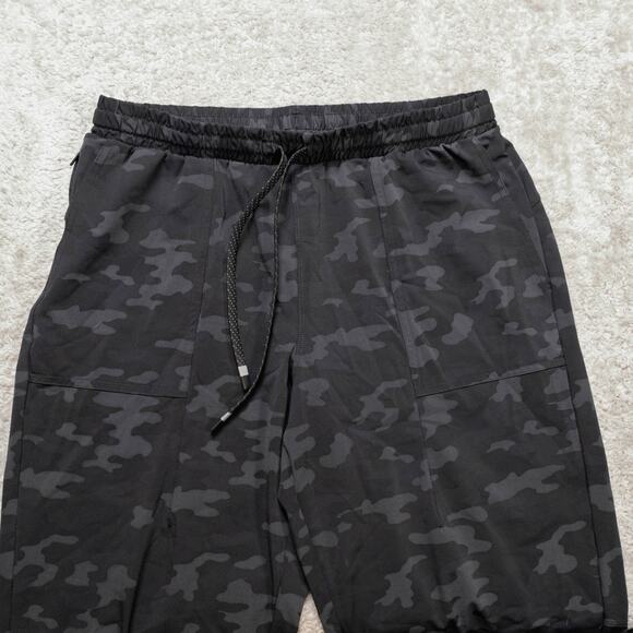 Fabletics The One High Waisted Performance Jogger Tonal Camo Womens Size M NWOT - Picture 3 of 12